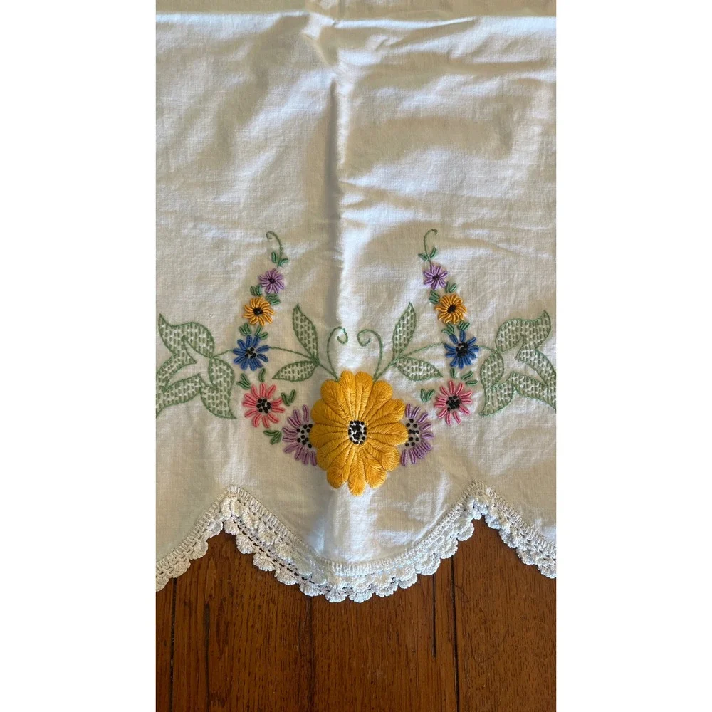 Vtg Hand Embroidered Floral Pillowcases Crochet Lace Pair 17x34